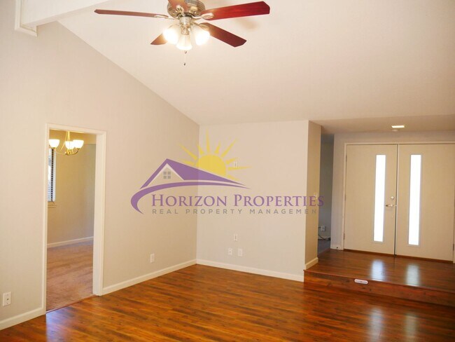 Building Photo - Remodeled 3 Bed 2 Bath 1,595 Sq Ft Fair Oaks Home
