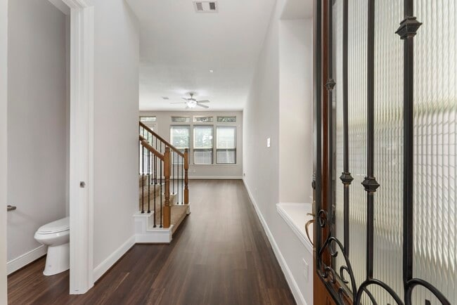 Building Photo - 23 Aventura Pl