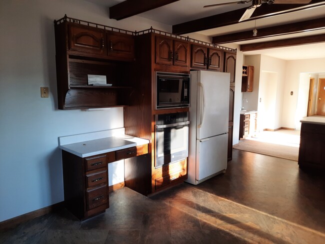 Large kitchen with eating area - 6979 US Highway 2 41 M35