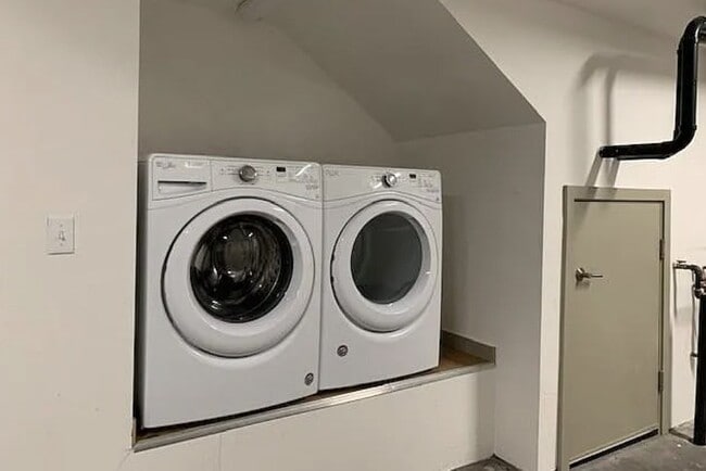 Building Photo - 2720 Coho Way