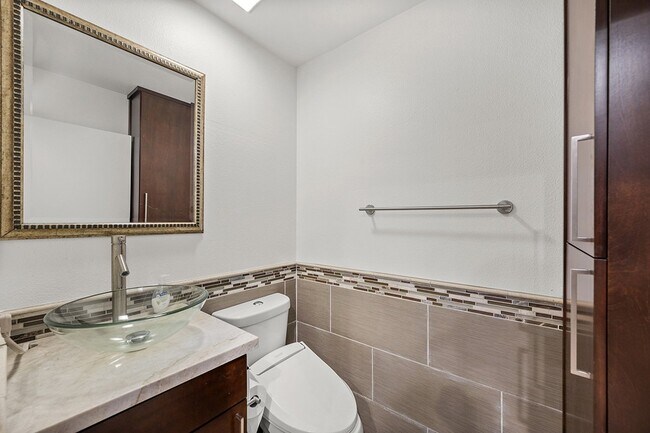Building Photo - Modern 3 Bedroom Townhouse with Prime Location on Kettner Boulevard in San Diego