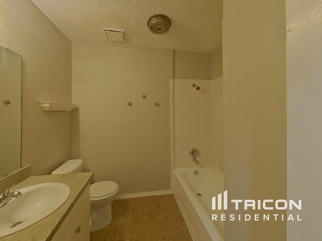 Building Photo - 4940 Creek Ridge Trail