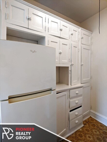 Building Photo - 4857 N Damen Ave