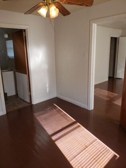 Building Photo - 221 Tutt Ave