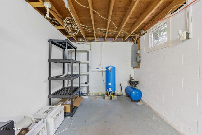 Building Photo - 38 Duncan Rd