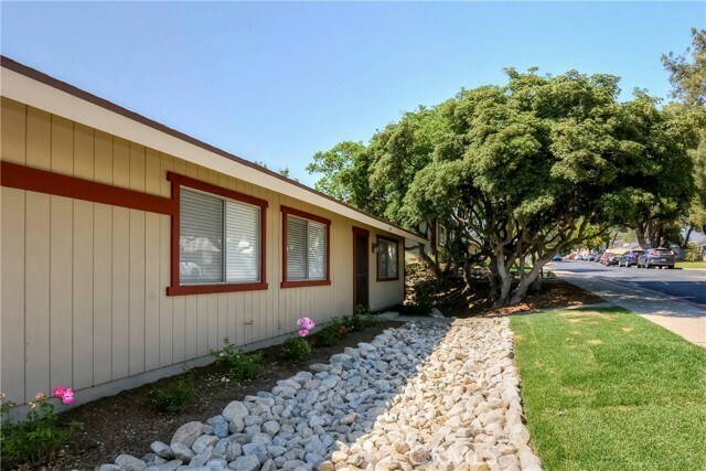 Building Photo - 1644 Carmel Cir E