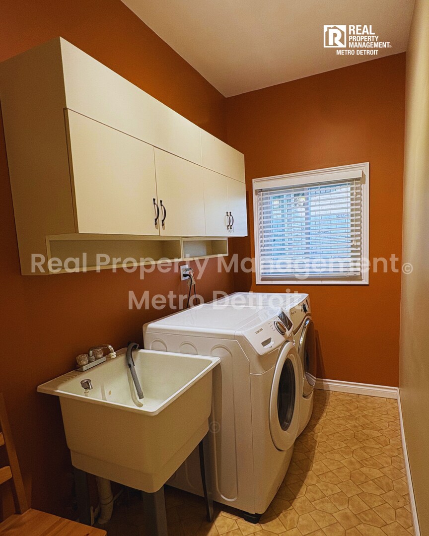 Building Photo - 2090 Cumberland Rd