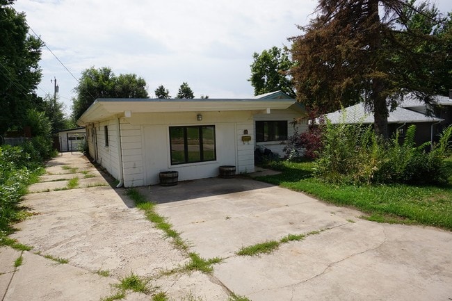 Building Photo - 850 W Chenango Ave