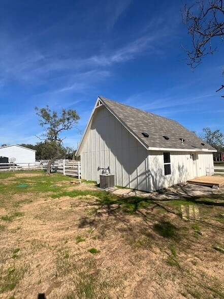 Building Photo - 166 Big Horn Dr