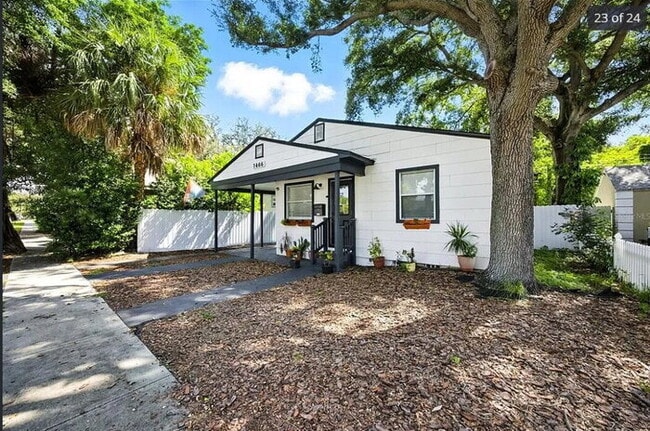 Building Photo - 1466 15th St S