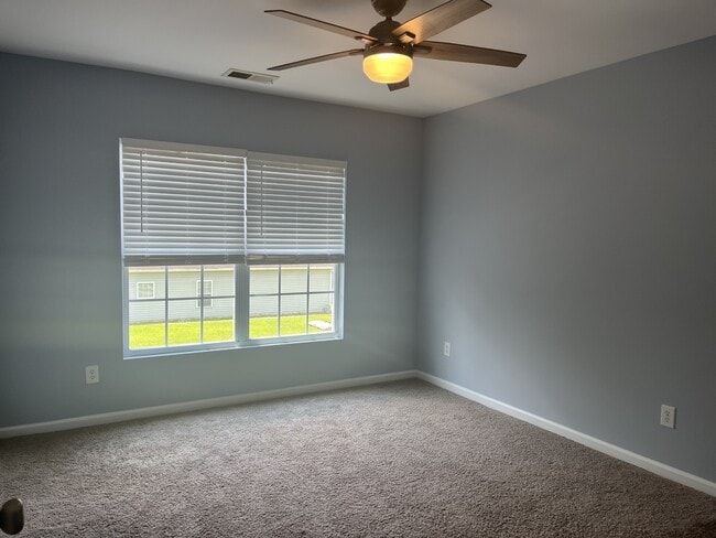 Building Photo - 292 Mayfield Dr