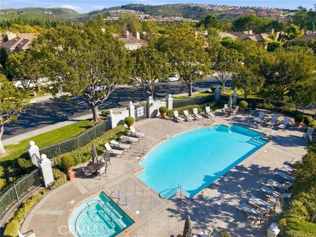 Building Photo - 146 Lessay