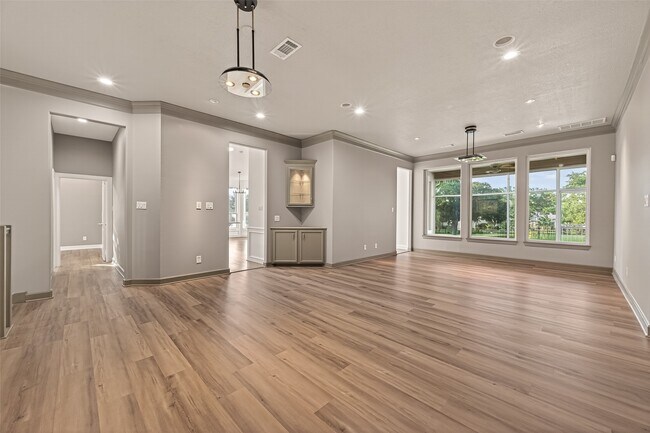 Building Photo - 7203 Timberlake Dr