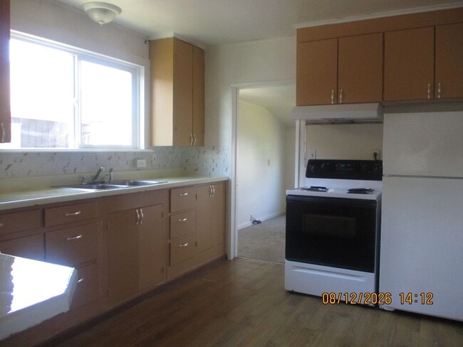 Building Photo - 1227 Chenault Ave