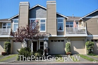 Building Photo - Gorgeous Renton Highlands Condo * Attached...