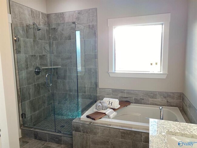 Building Photo - COMING SOON FOR RENT! Get ready to live in luxury! This absolutely stunning 4-bedroom, 2-bathroom...