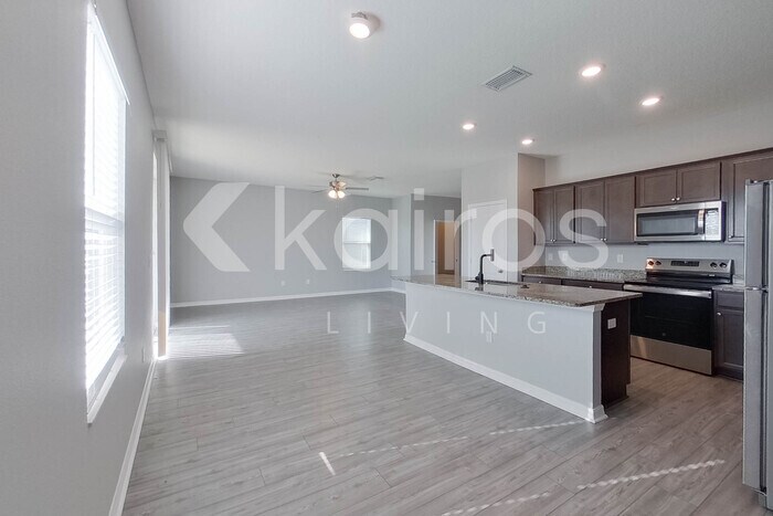 Building Photo - 30098 Fedora Cir