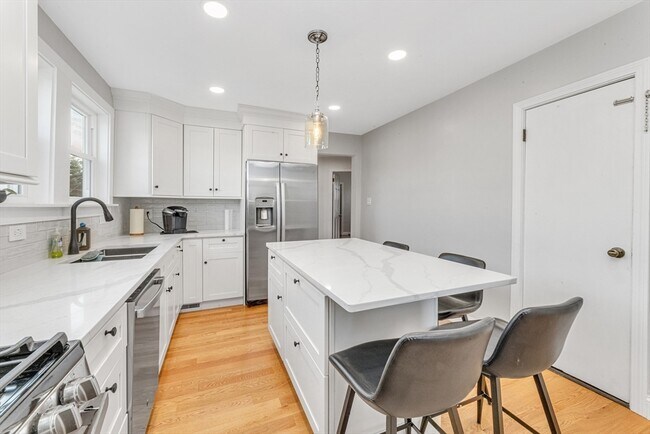 Primary Photo - 17 Weymouth Ave