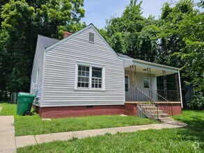Building Photo - 2 BR off Nathan Hunt