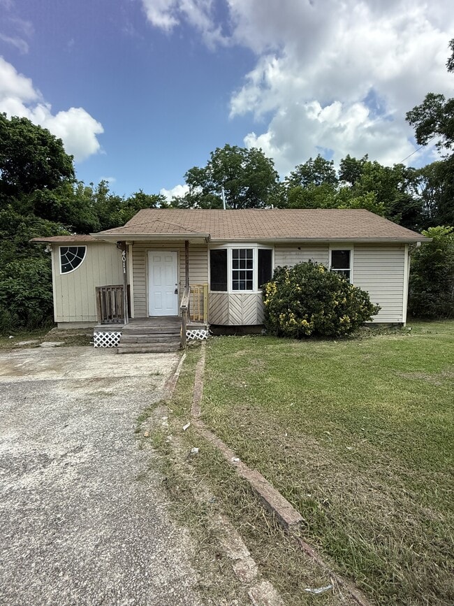 Building Photo - 4011 8th Ave