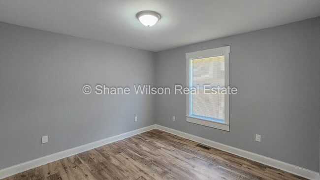Building Photo - 709 Indian Ave