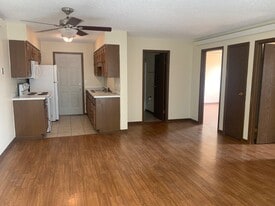 Building Photo - 305 11th Ave W