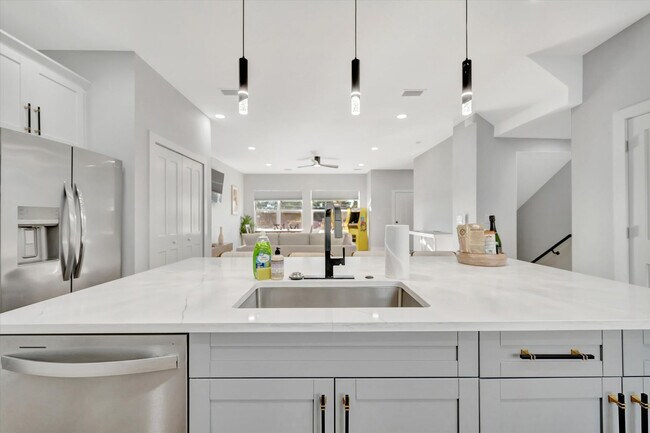 Building Photo - 4120 W North A St