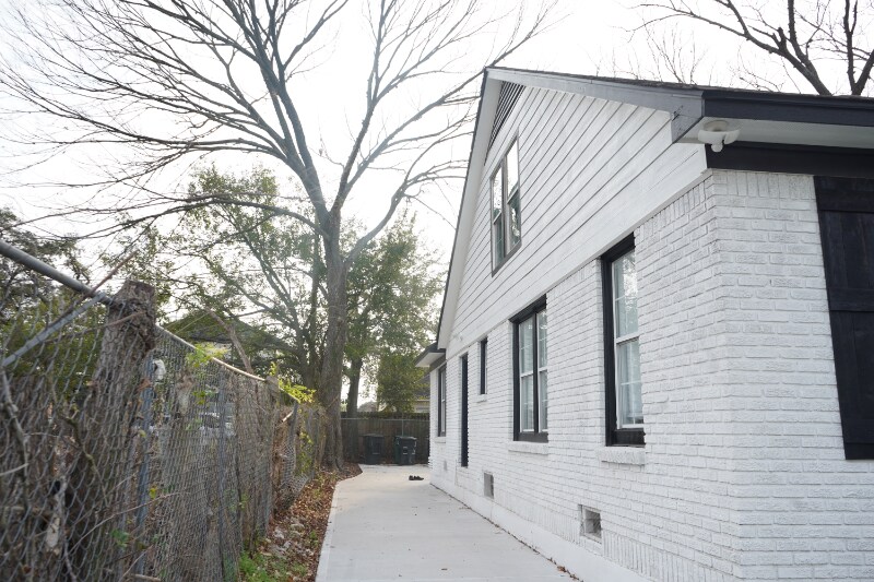 Building Photo - 2516 Isabella St