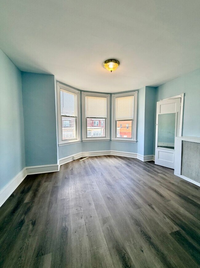 Building Photo - Available Now | Pet-Friendly 3-Bedroom Home with Spacious Living Areas