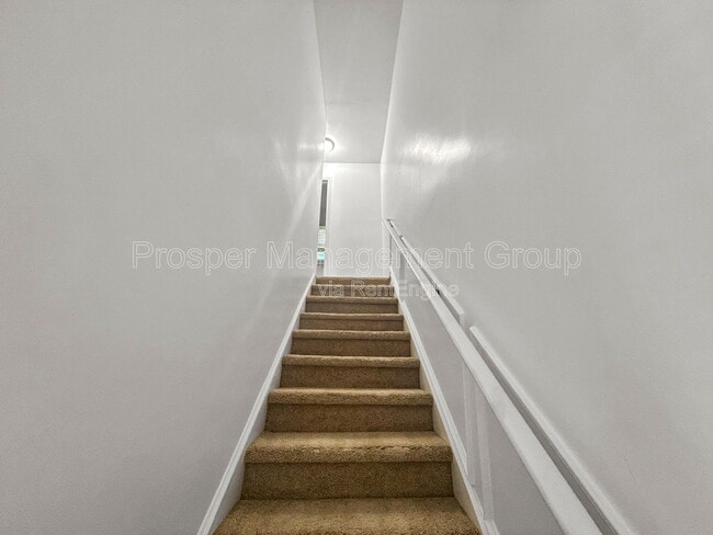 Building Photo - 415 Parkdale Dr