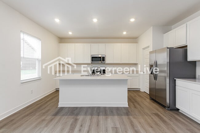 Building Photo - 852 Penrose Pl