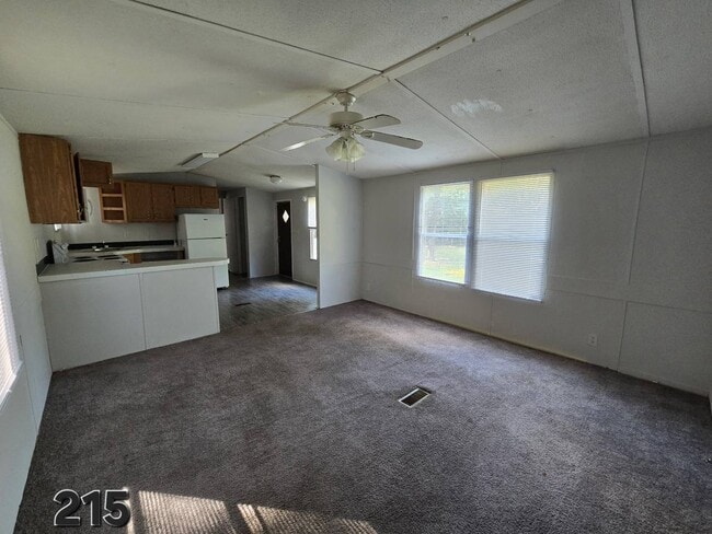 Building Photo - 215 Julia St