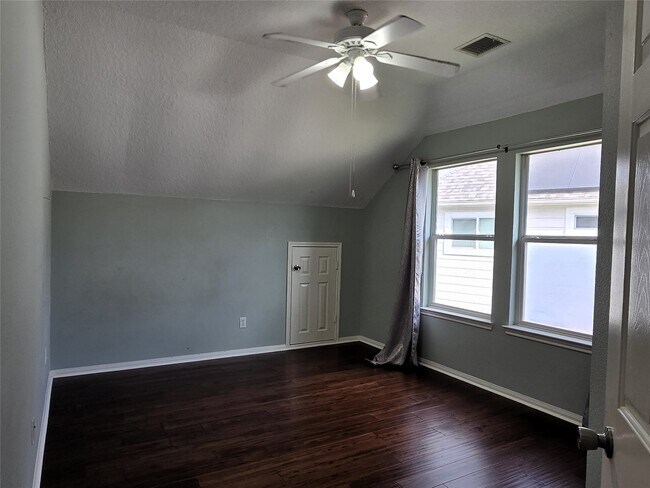 Building Photo - 4911 Russett Ln