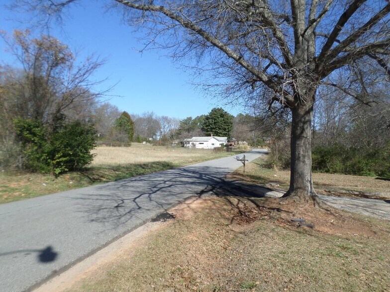 Building Photo - 535 Arkwright Dr