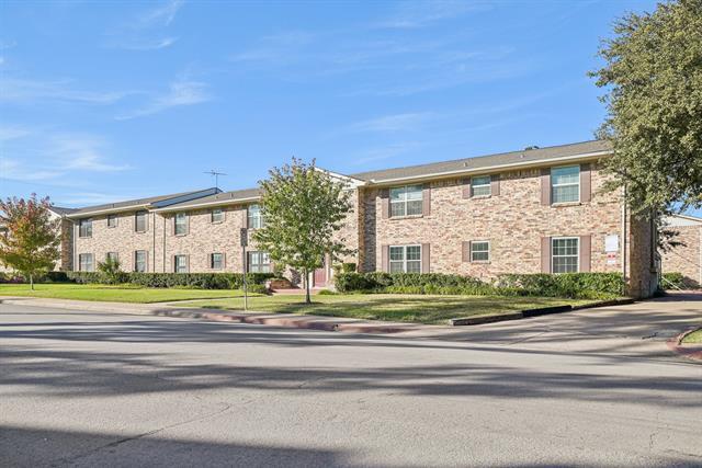 Building Photo - 5833 Birchbrook Dr