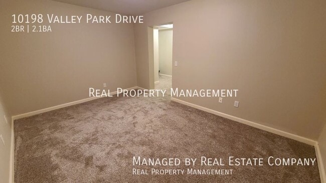 Building Photo - 10198 Valley Park Dr