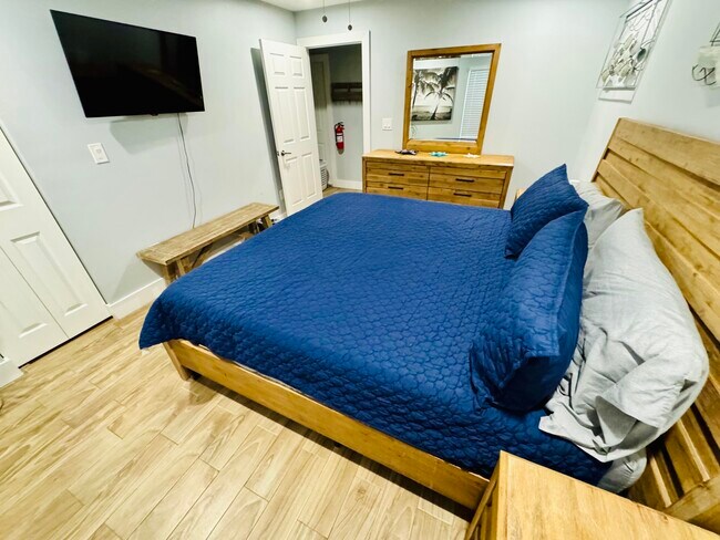 Building Photo - 601 N E St