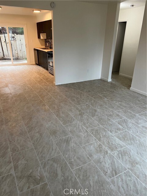 Building Photo - 136 W Saginaw Way