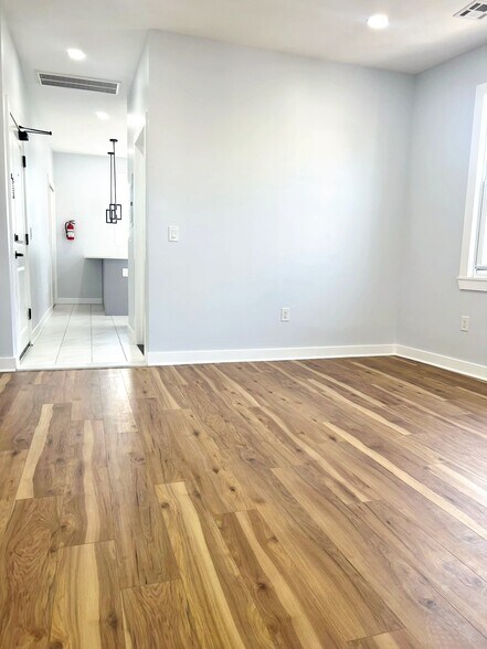 Building Photo - 331 Myrtle Ave