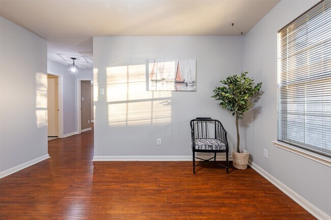 Building Photo - 15823 Kings Cypress Ln