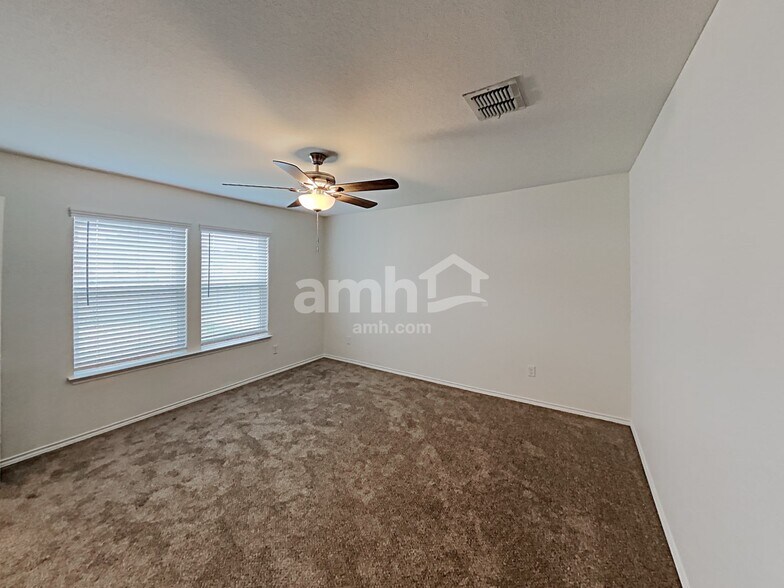Building Photo - 213 Texas Thistle