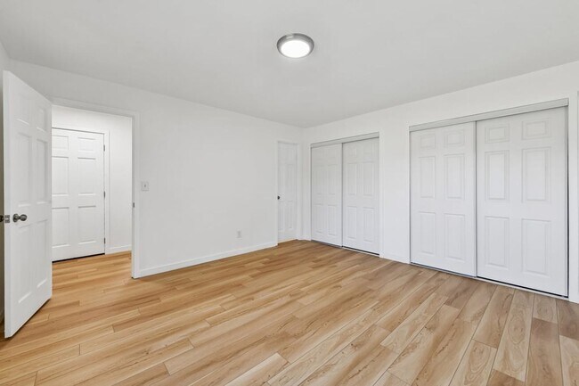 Building Photo - 14313 E Warren Pl