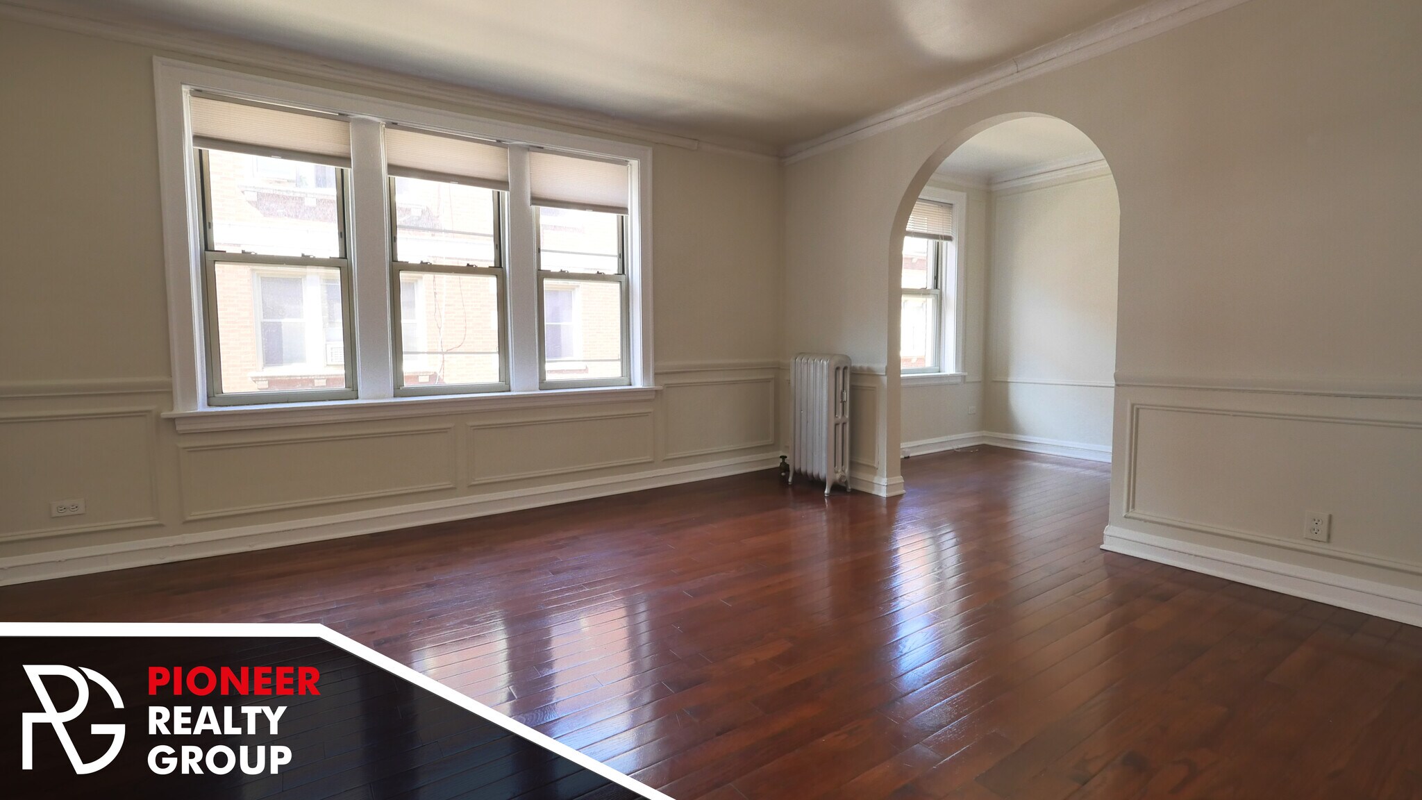 Building Photo - 546 W Surf St