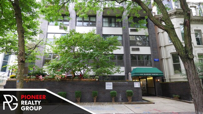 Building Photo - 1447 N Dearborn St