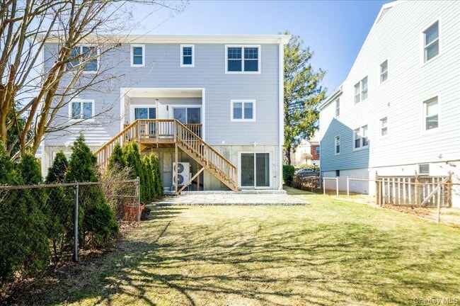 Building Photo - 91 Rockwell St