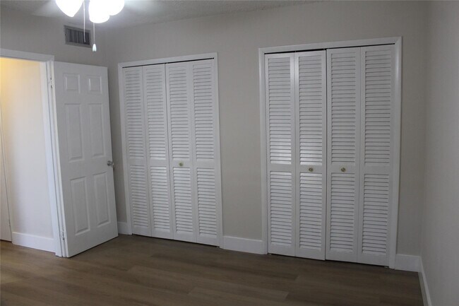 Building Photo - 1720 Funston St