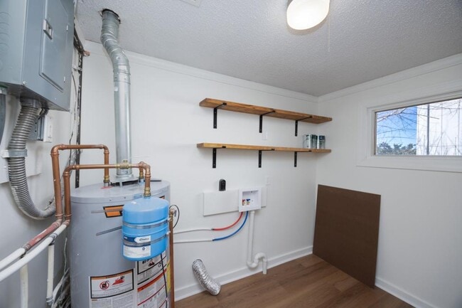 Building Photo - 8508 Eby Ave