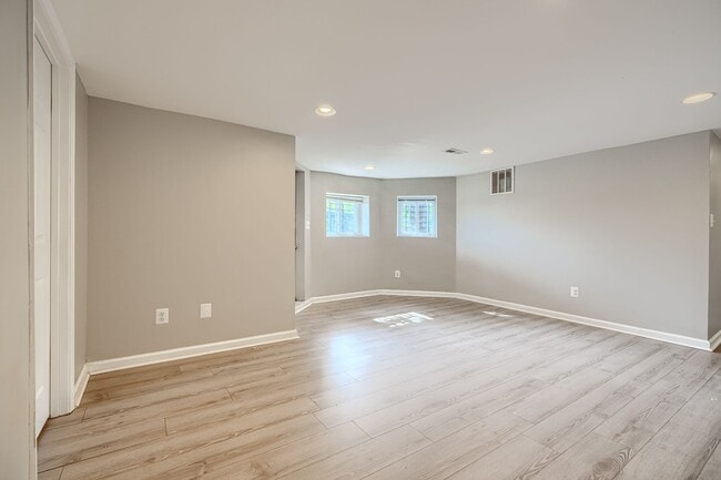 Building Photo - 2800 Harford Rd