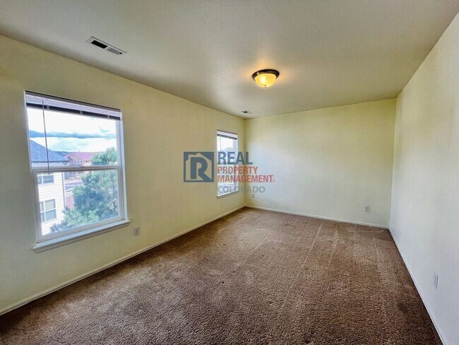Building Photo - 2695 Mountain Sky Dr