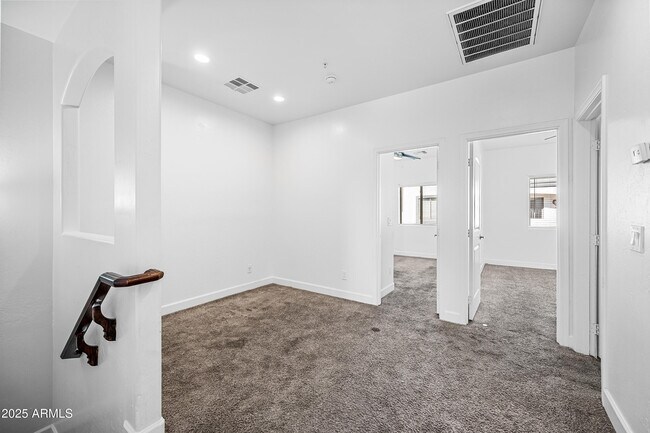 Building Photo - 4608 W Maryland Ave